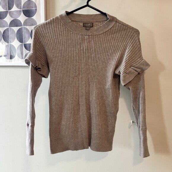 Francesca's Collections Sweaters - Francesca's • gray long sleeve sweater